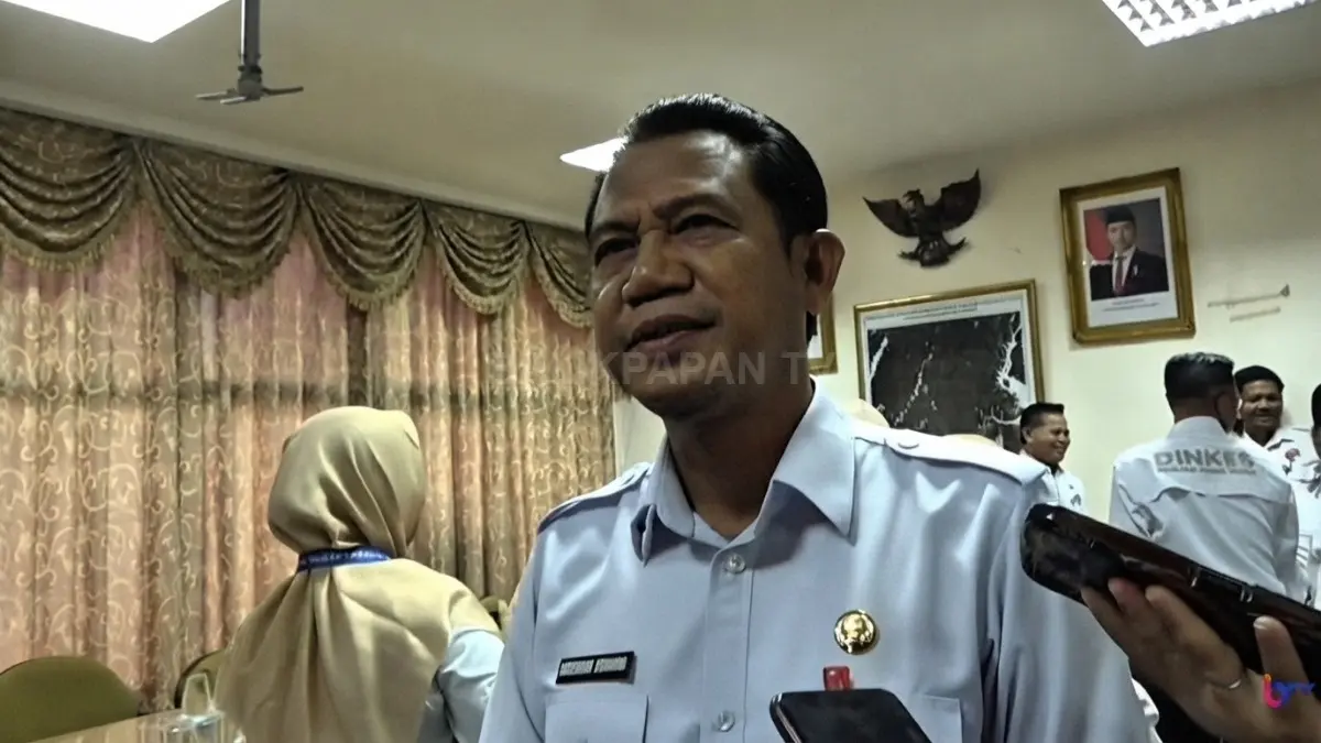 Combine harvester membantu mempercepat panen, meningkatkan efisiensi, dan mendukung produktivitas pertanian di Penajam Paser Utara. (BTV/AI)