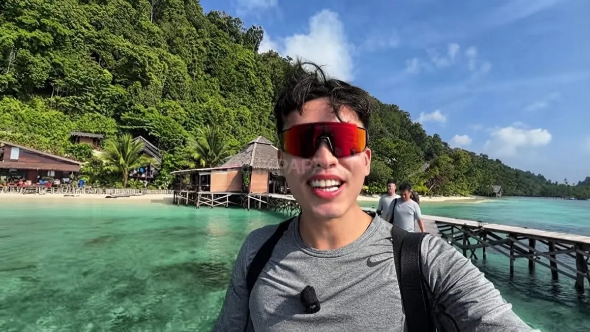 Panorama Raja Ampat memukau menawarkan laut jernih pulau karst eksotis favorit wisatawan dunia sepanjang tahun [BTV:AI]