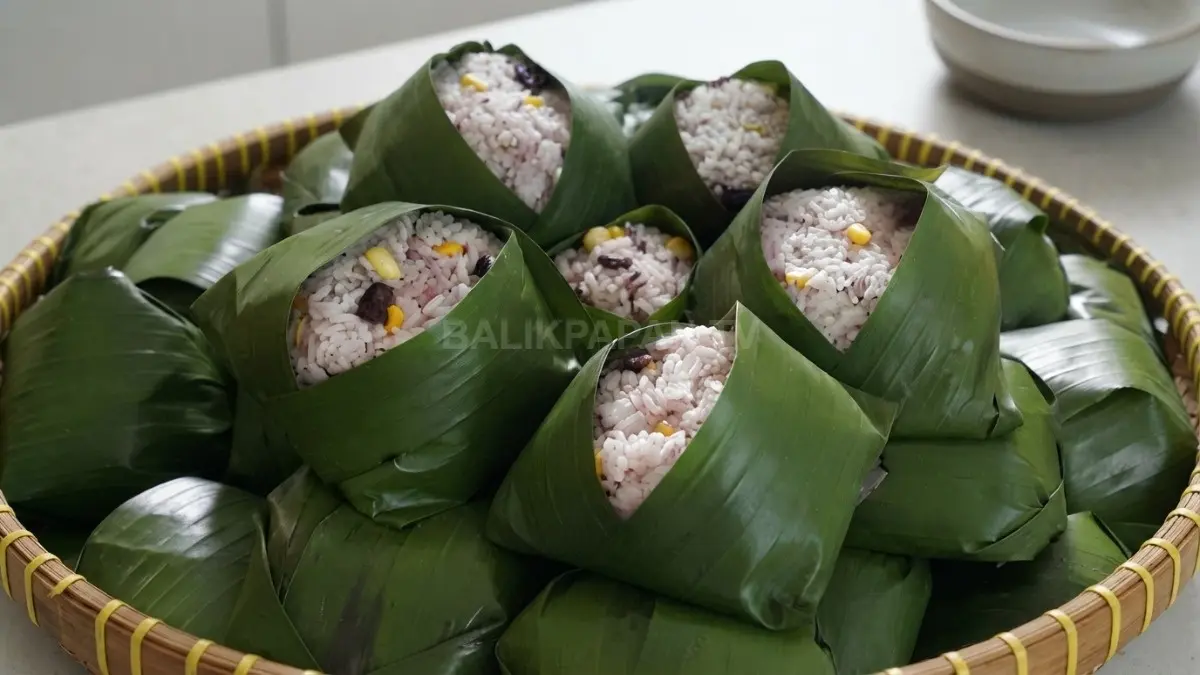 Kuliner tradisional Nasi Subut mencerminkan kearifan masyarakat Tana Tidung dalam memanfaatkan hasil pangan lokal bersama. (BTV/AI)