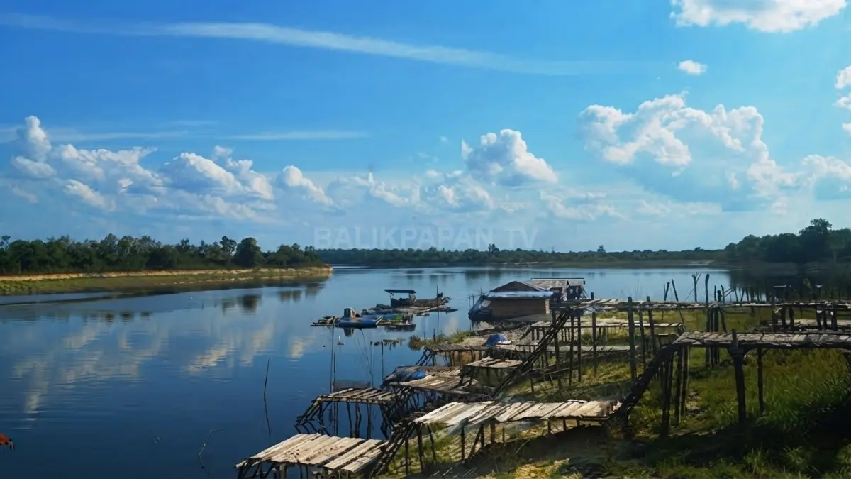 Panorama Danau Sentarum dengan hamparan perairan dan hutan rawa yang menjadi ikon ekowisata Kalimantan Barat. (BTV/AI)
