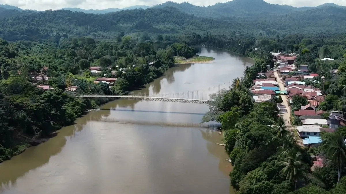 Panorama wisata bahari Kabupaten Berau menawarkan pantai, pulau, dan keanekaragaman hayati laut yang menarik wisatawan. (BTV/AI)