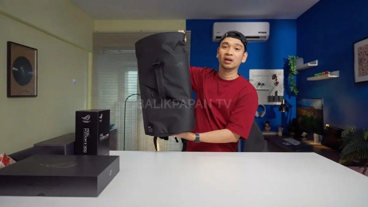 Paket penjualan ROG Zephyrus Duo menghadirkan laptop aksesori premium lengkap termasuk tas eksklusif gaming unggulan [BTV:AI]