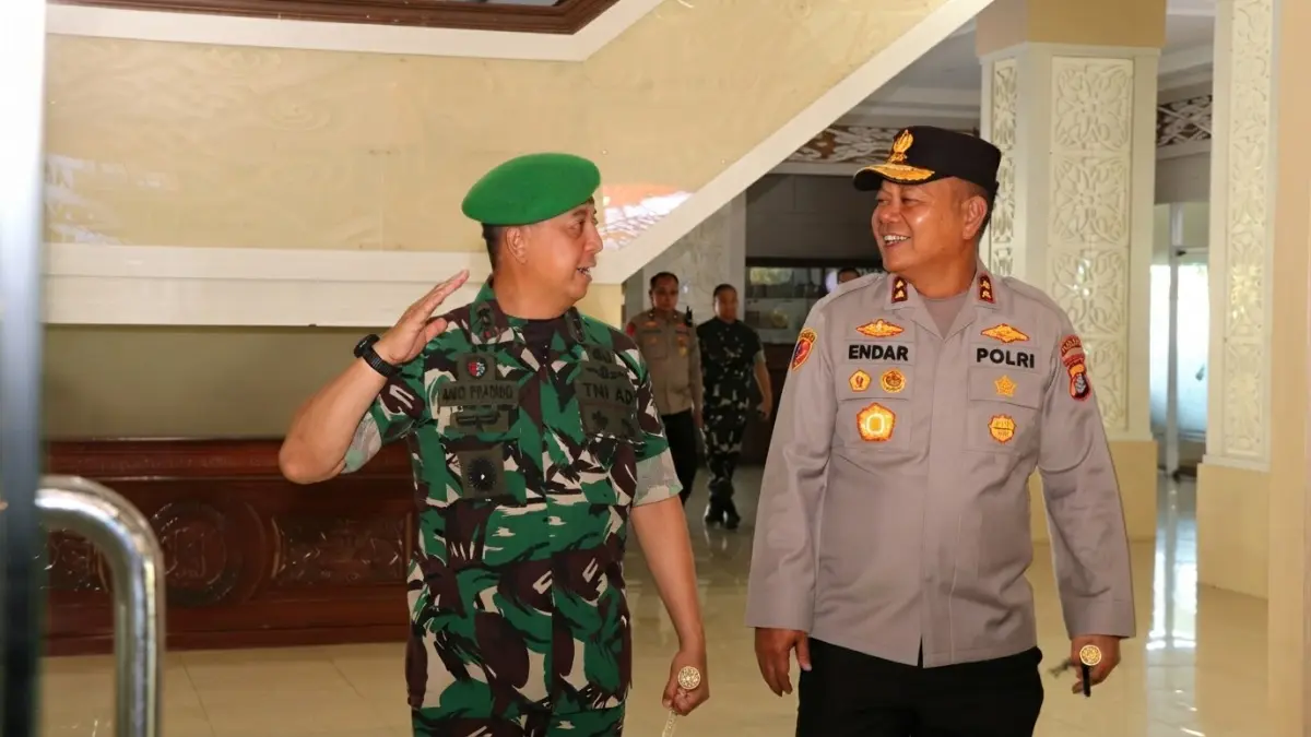 Pertemuan pimpinan TNI-Polri di Kalimantan Timur memperkuat kolaborasi mendukung stabilitas dan pembangunan IKN.