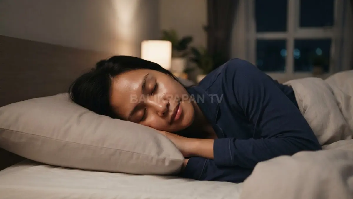Tidur malam berkualitas membantu regenerasi kulit menjaga kolagen alami sehingga wajah tampak sehat setiap hari optimal (BTV/AI)