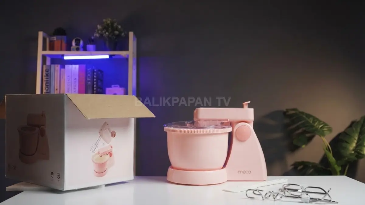 Mecoo Hand Mixer dilengkapi aksesori lengkap sehingga siap digunakan membuat berbagai adonan sejak pertama pembelian. (BTV/AI)