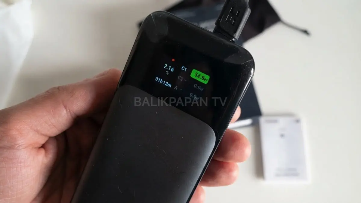 Powerbank 20.000 mAh berkapasitas besar siap mendukung aktivitas harian dan perjalanan dengan pengisian cepat praktis. [BTV:AI]
