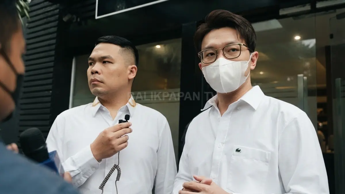 Richard Lee bersama tim kuasa hukum menghadiri sidang lanjutan di pengadilan. (BTV/AI)