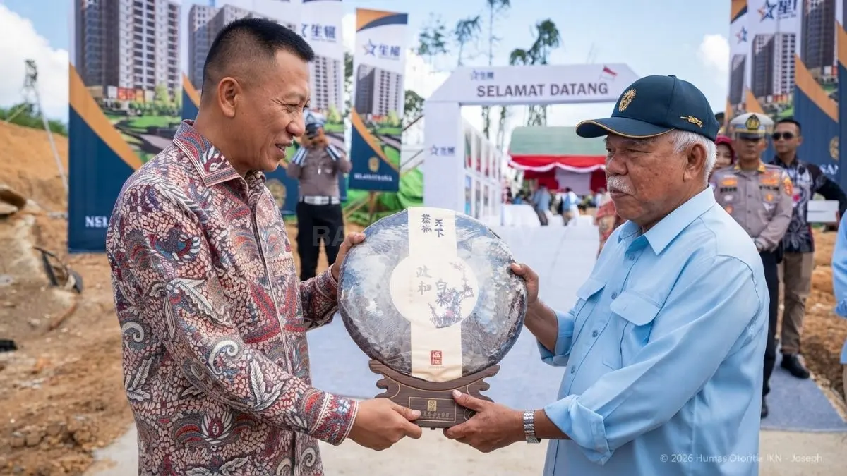 Aktivitas pembangunan proyek apartemen PT Star Bright International Investment di kawasan IKN.