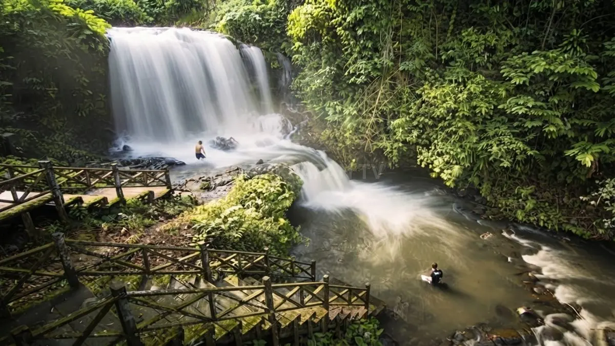 Jantur Mapan, Danau Jempang, Danau Aco, dan Danau Barong menawarkan pesona alam serta budaya Kutai Barat. (BTV/AI)