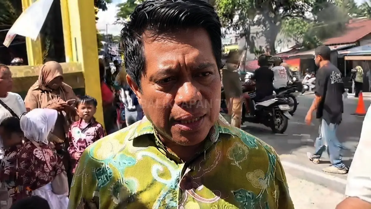 Kepala Disdikbud Balikpapan menjelaskan kebijakan penambahan kuota daya tampung sekolah dasar pada penerimaan murid baru. (BTV/AI)