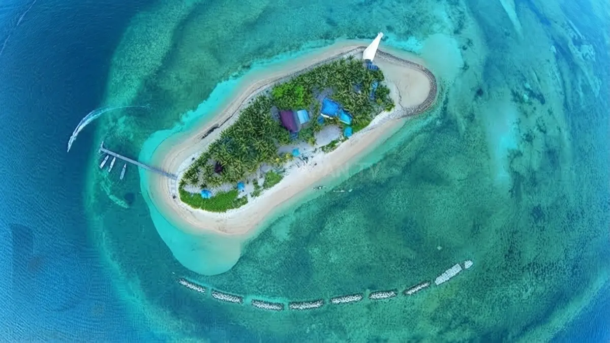 Pulau Beras Basah Bontang menawarkan pantai indah, sejarah unik, dan panorama Selat Makassar yang memikat wisatawan. (BTV/AI)