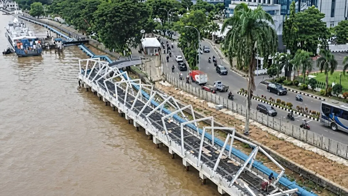 Aktivitas pembangunan Teras Samarinda Tahap II di segmen 1 kawasan tepian Sungai Mahakam.