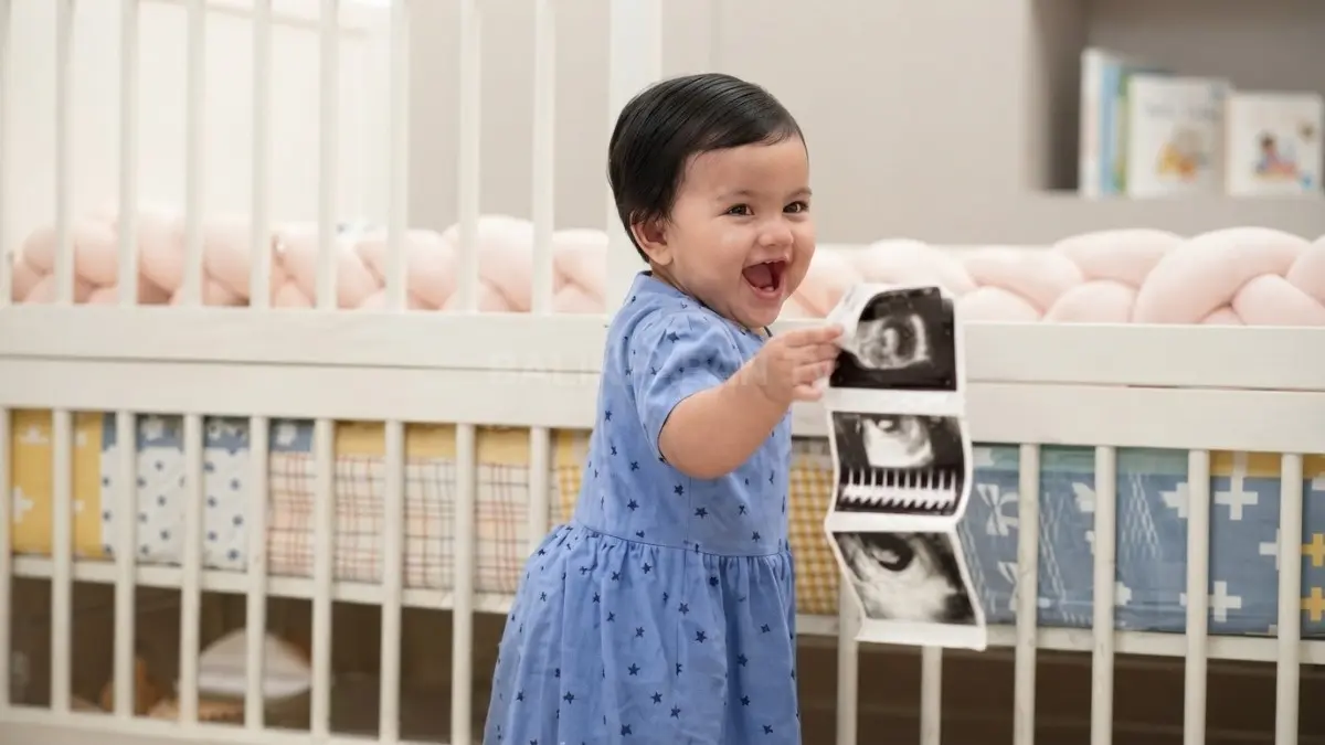 Kehamilan anak kedua Yislam Jaidi dan Miskah membawa kebahagiaan baru bagi keluarga kecil mereka. (BTV/AI)