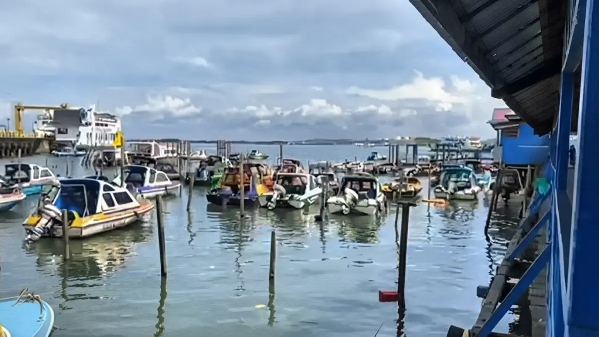 Krisis alat keselamatan laut di Penajam Paser Utara terkendala anggaran, berdampak pada layanan transportasi perairan. (BTV/AI)
