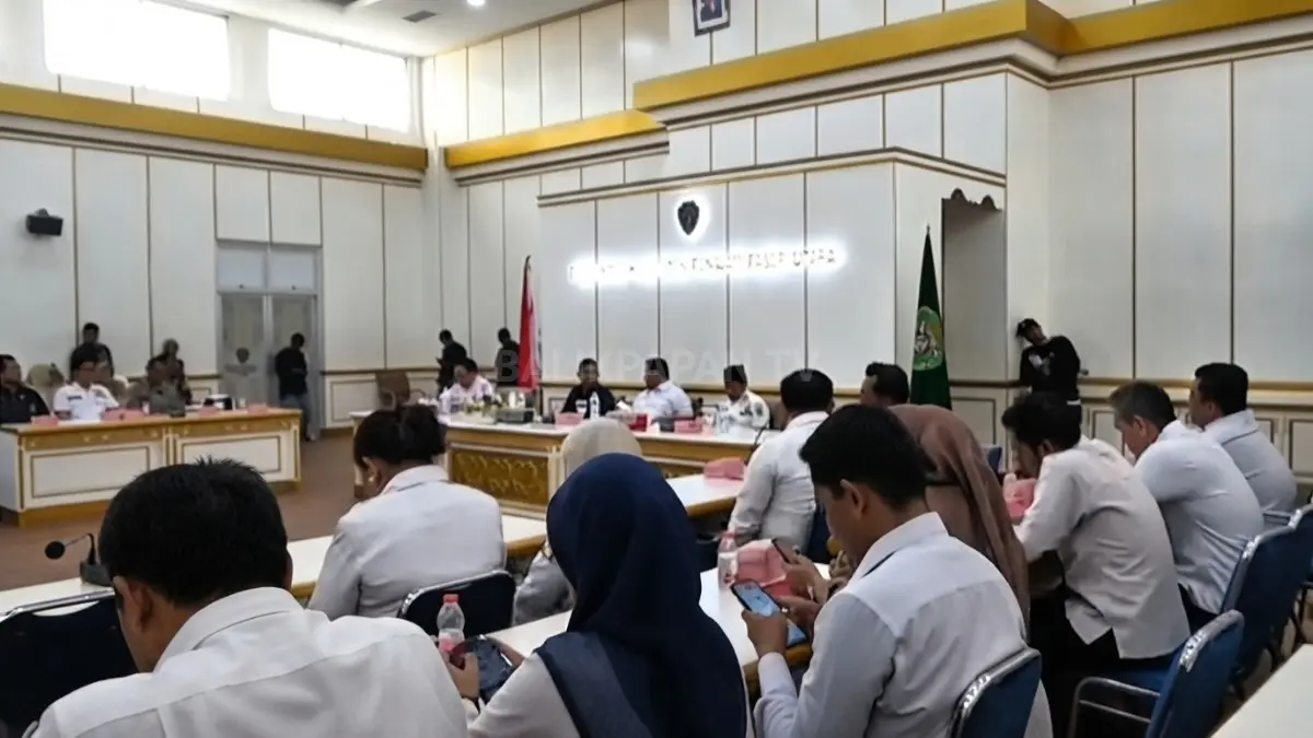 Bapenda Penajam Paser Utara mengusulkan apresiasi bagi desa dan kelurahan dengan transaksi pajak digital terbanyak. (BTV/AI)