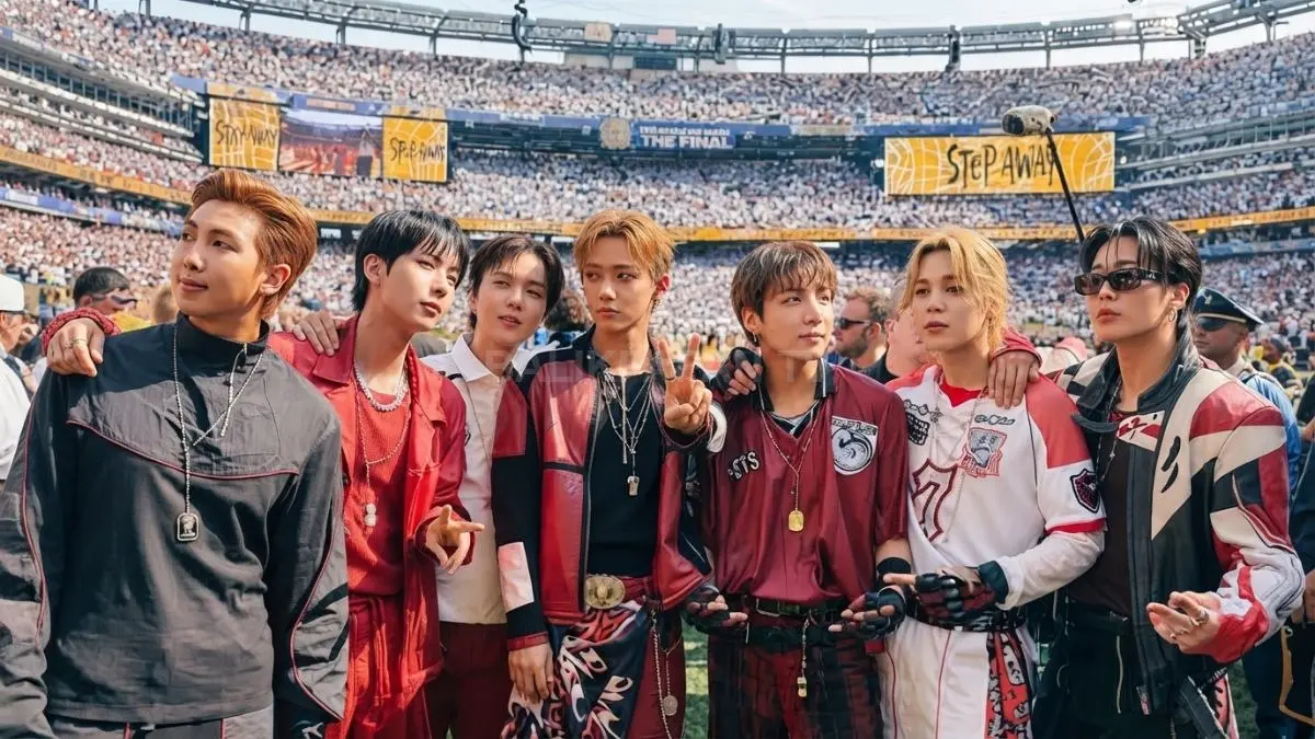 BTS tampil bersejarah di halftime show Final Piala Dunia FIFA 2026 dengan panggung spektakuler mendunia (BTV/AI)
