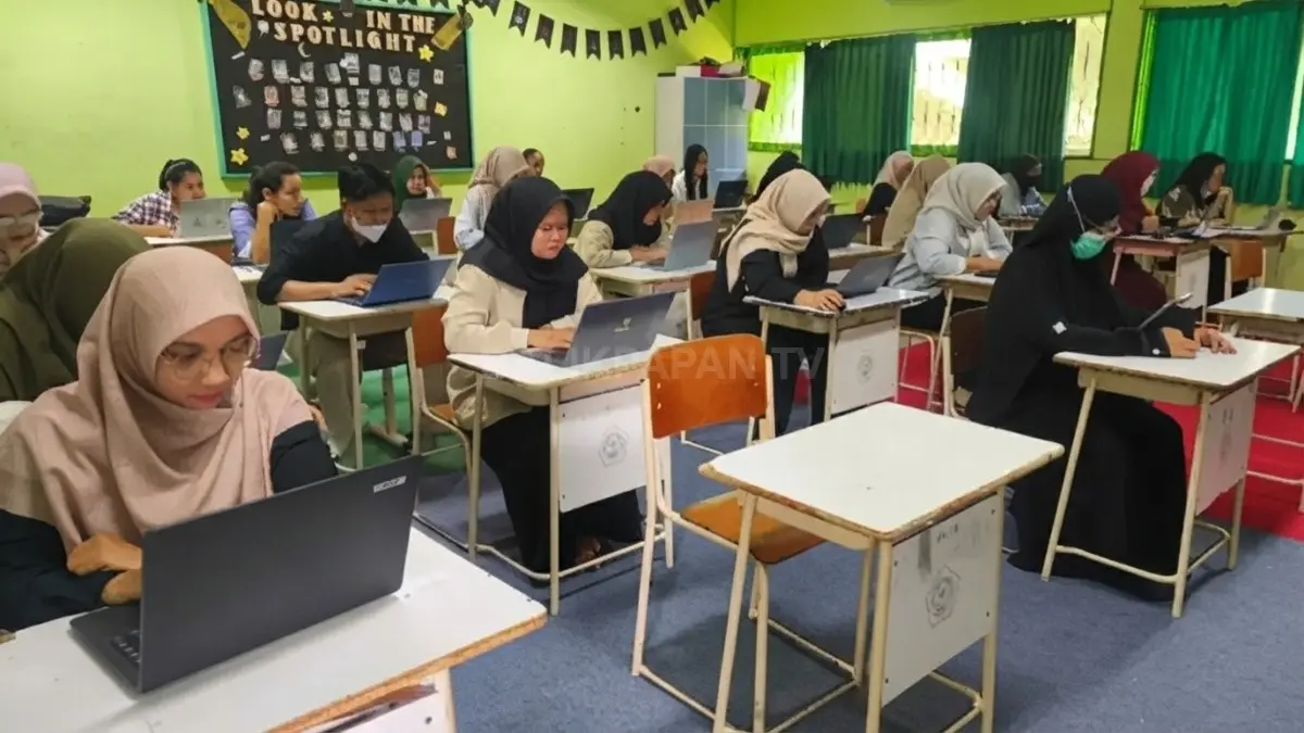 Peserta mengikuti tahapan seleksi guru pengganti sebelum penempatan bertahap sesuai kebutuhan sekolah dan anggaran tersedia (DOK. ADIEL KUNDHARA/KP)