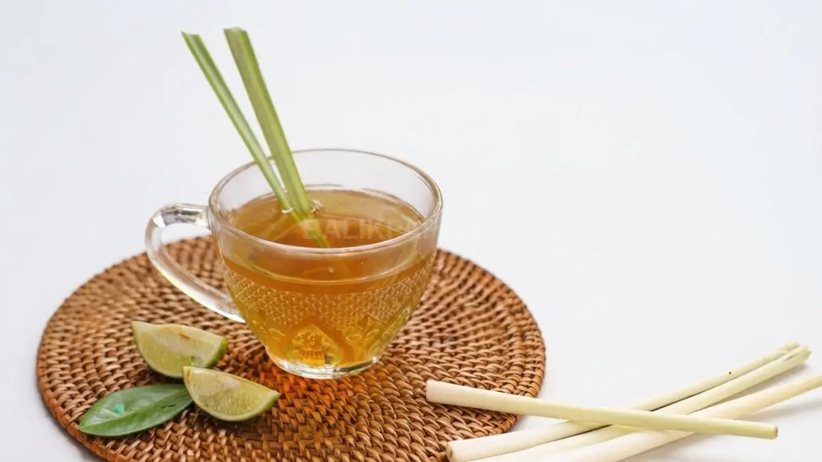 Teh Serai Etam menjadi minuman tradisional khas Kalimantan dengan aroma rempah yang hangat dan menyegarkan. (BTV/Ai)
