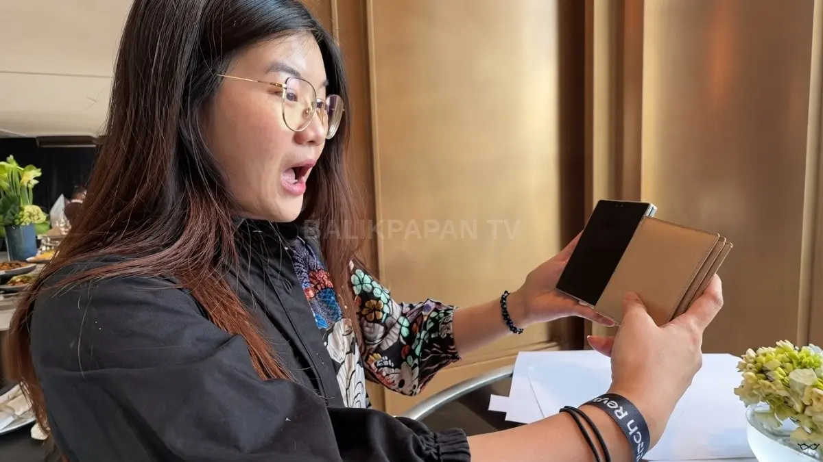 Galaxy Z Fold8 tampil ringkas ringan dengan desain baru mirip paspor untuk mobilitas harian maksimal [BTV:AI]