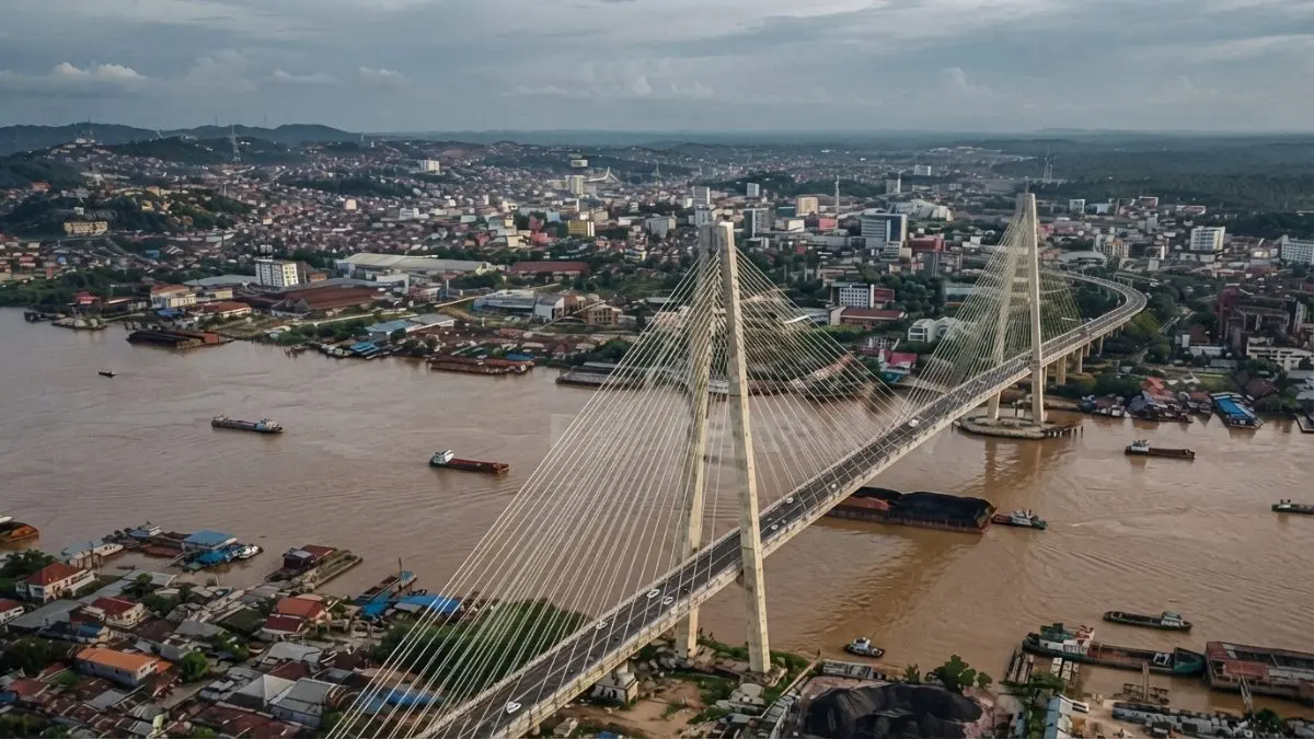 Tampilan Jembatan Achmad Amins sebagai salah satu ikon Kota Samarinda.