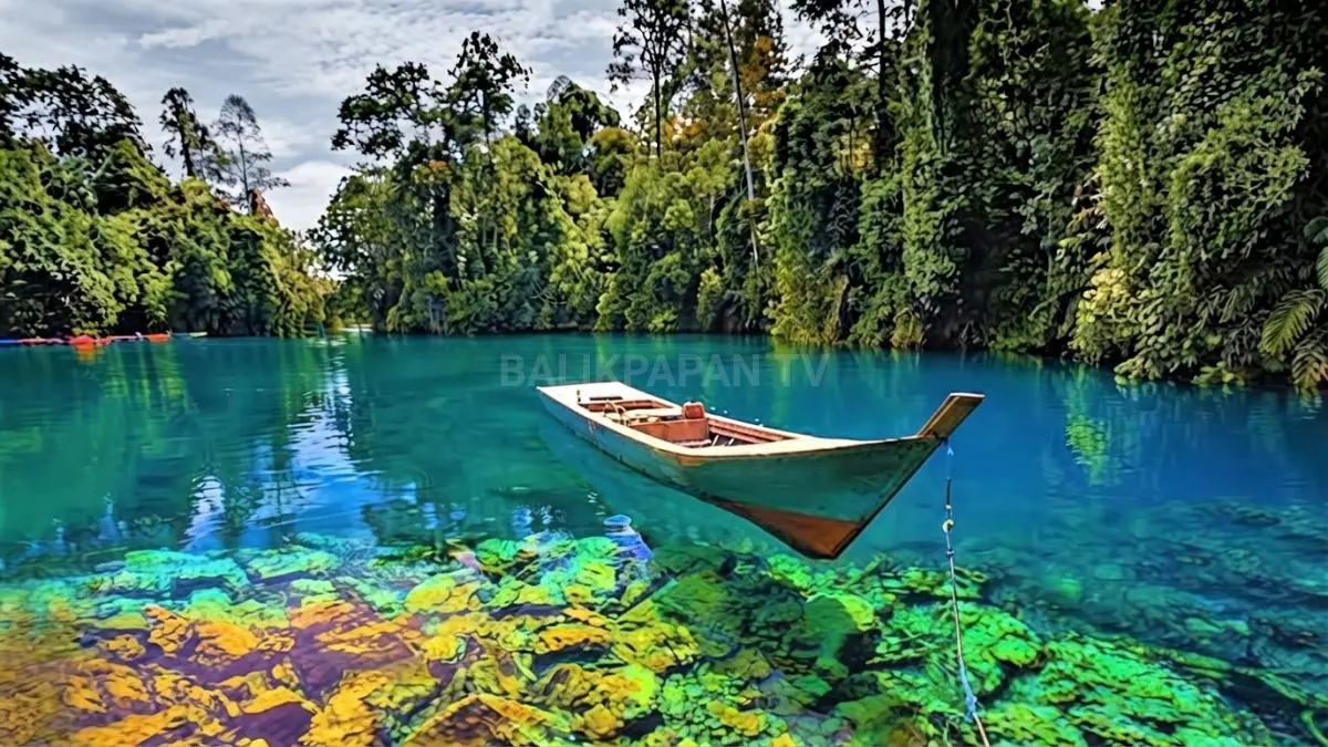 **Keterangan gambar (15 kata):**

Touring Samarinda menuju Berau menantang pengendara melewati hutan tropis, jalur berkelok, dan panorama alam memikat. (BTV/AI)