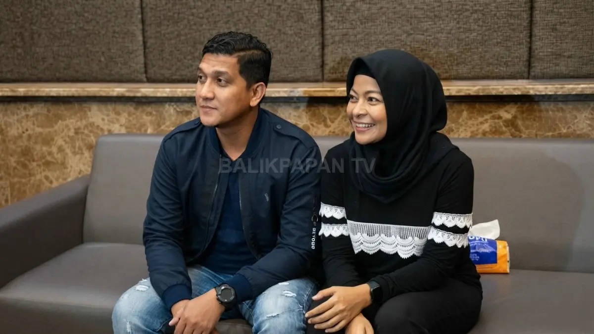 Vokalis grup band Kotak, Tantri Syalindri dan Suami