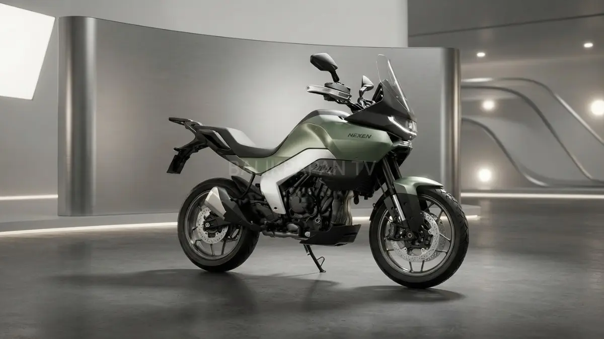 Norton Atlas tampil dengan desain minimalis saat diuji di Islandia, menonjolkan karakter adventure premium. (BTV/AI) 