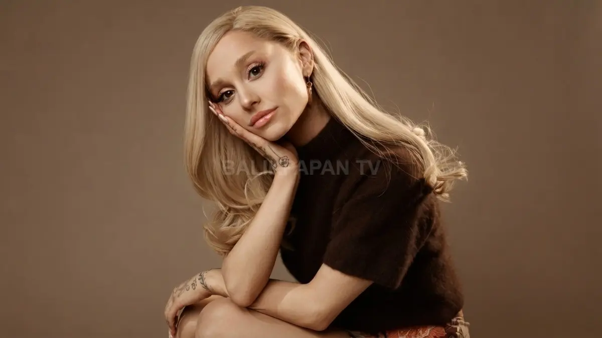 Penyanyi Ariana Grande tampil anggun dalam sesi pemotretan album Eternal Sunshine 2024.(BTV/Ai)