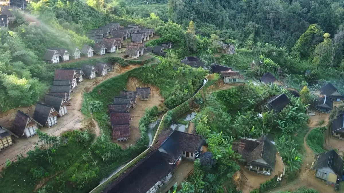 Suasana tenang desa tersembunyi di Gunung Halimun menyajikan keasrian alam yang sungguh menyejukkan jiwa. (BTV/Ai)