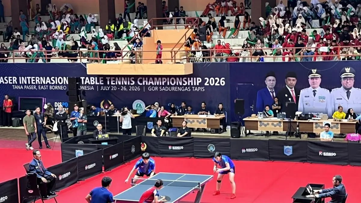 Final Paser ITTC 2026 di GOR Sadurengas Tapis dipadati penonton saat atlet internasional bersaing memperebutkan gelar juara.