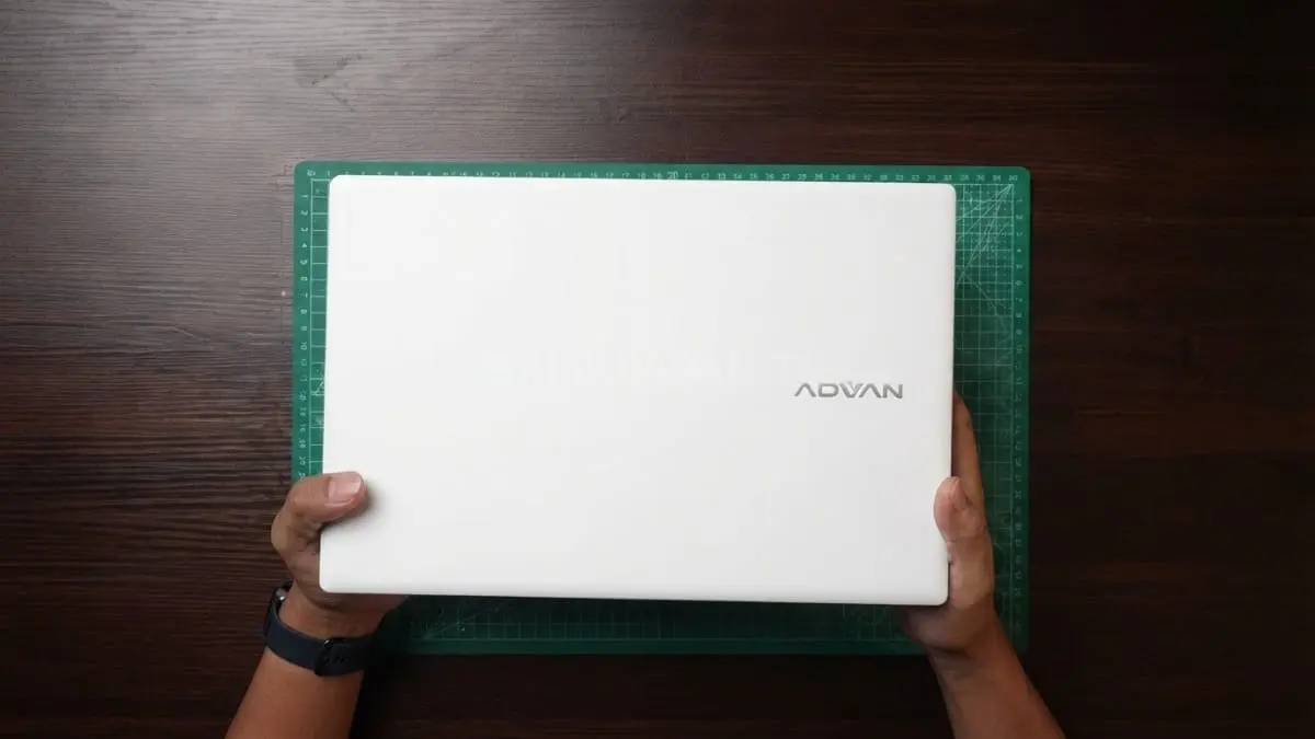 Advan Soulmate X1 tampil modern dengan layar Full HD dan konektivitas lengkap untuk produktivitas harian terjangkau. [BTV:AI]