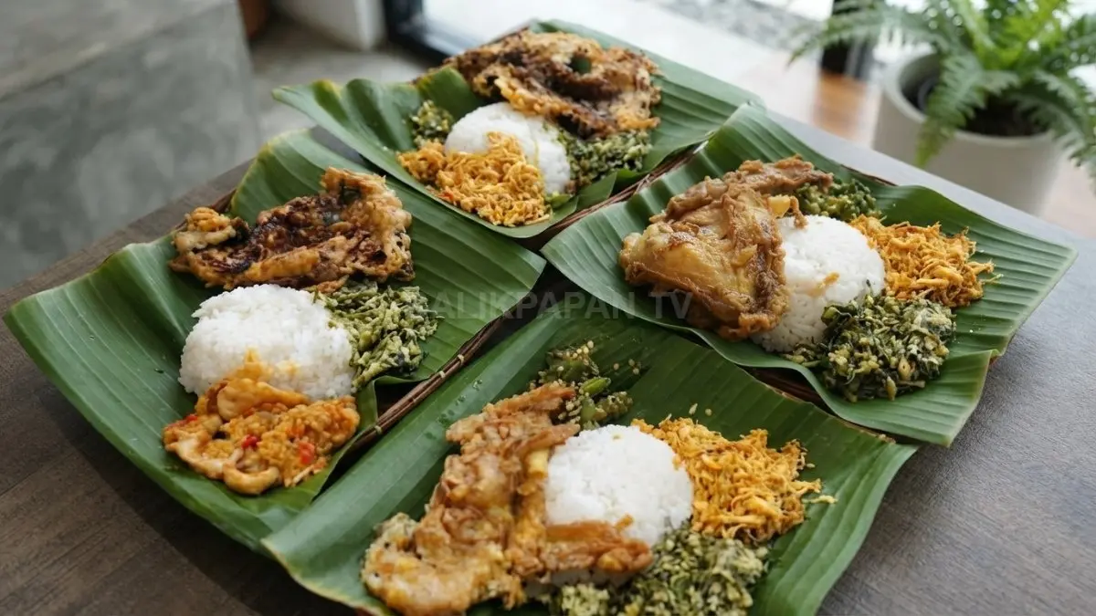 Dadar Beredar menghadirkan nasi telur kekinian dengan harga terjangkau dan cita rasa favorit di Balikpapan Selatan. (BTV/Ai)
