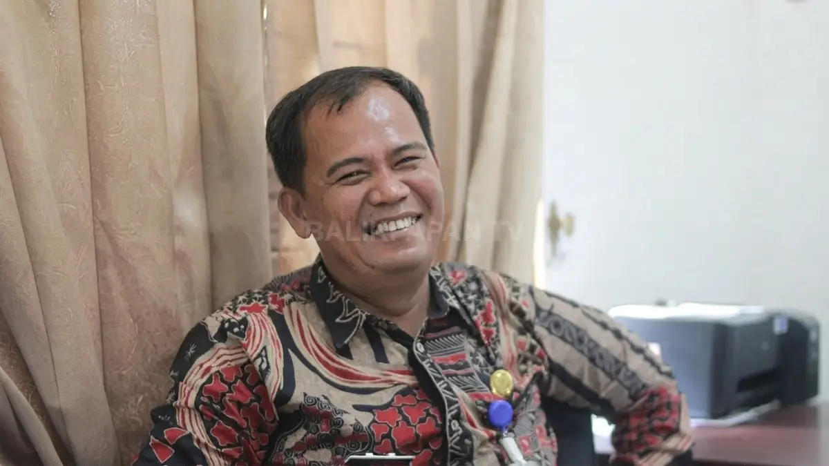 Kepala Bidang Bina Konstruksi Dinas PUPR PPU menjelaskan perpanjangan sertifikat kompetensi konstruksi kepada pekerja daerah (DOK. AHMAD MAKI/KP)