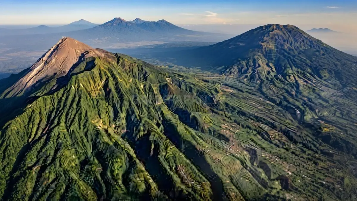 Perjalanan menuju Gunung Harun melalui Krayan menampilkan budaya Dayak Lundayeh dan alam perbatasan. (BTV/Ai)