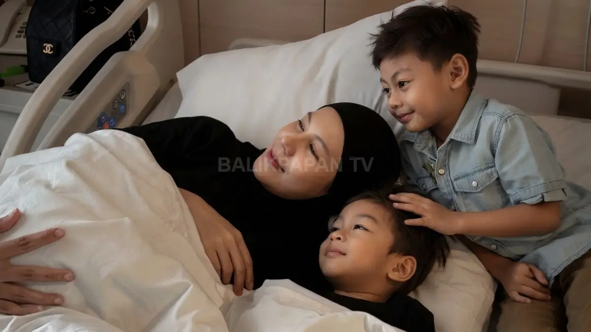 Paula Verhoeven setia mendampingi Kiano Tiger Wong selama menjalani perawatan di rumah sakit. (BTV/AI)