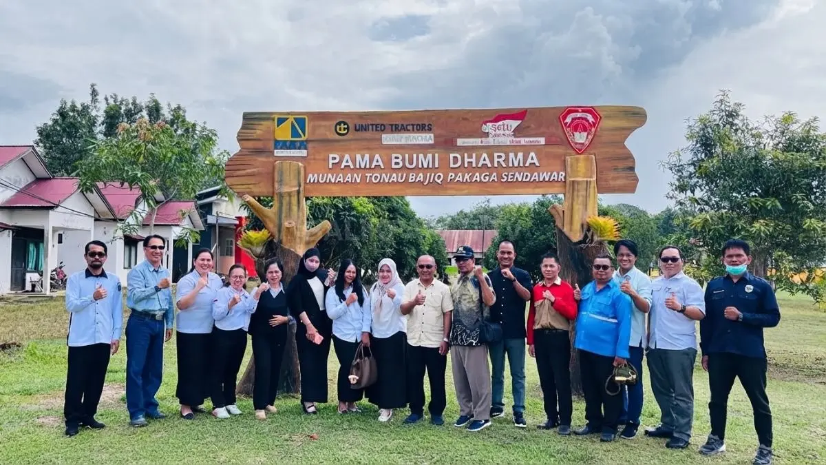 Peninjauan tim Bappedalitbang dan Forum CSR memantau efektivitas program PT Pamapersada Nusantara di sekolah Sendawar. (DOK. SUNARDI/KP)