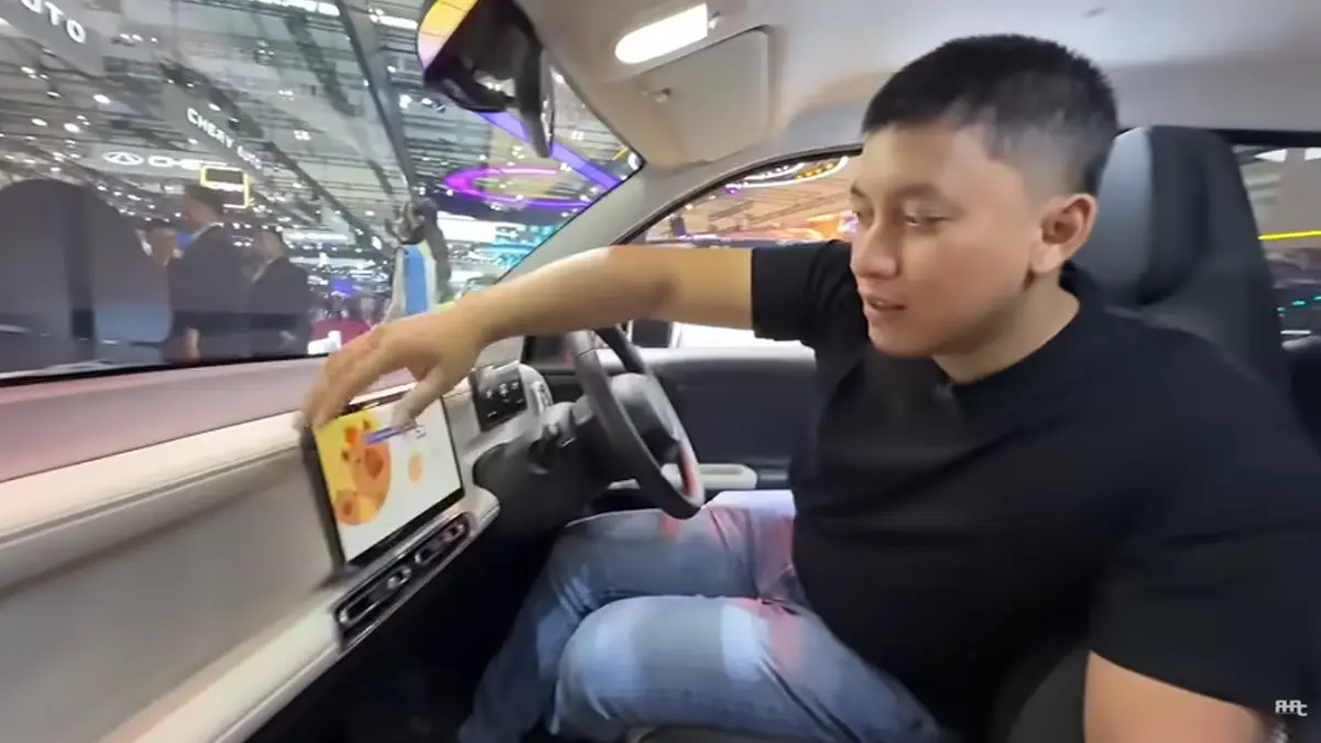 Wuling Aira EV mencuri perhatian GIIAS 2026 berkat harga terjangkau dan fitur modern untuk mobil listrik perkotaan. [BTV:AI]