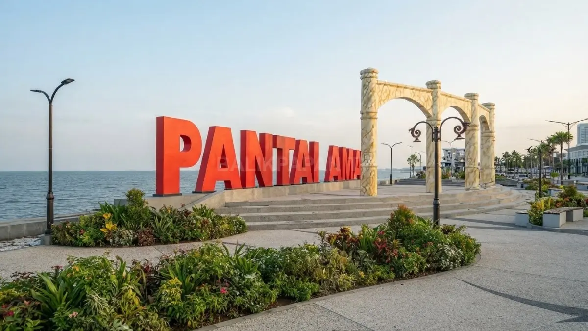 Kawasan Wisata Ratu Intan Pantai Amal menghadirkan panorama pantai, spot foto, dan fasilitas wisata lengkap. (BTV/Ai)