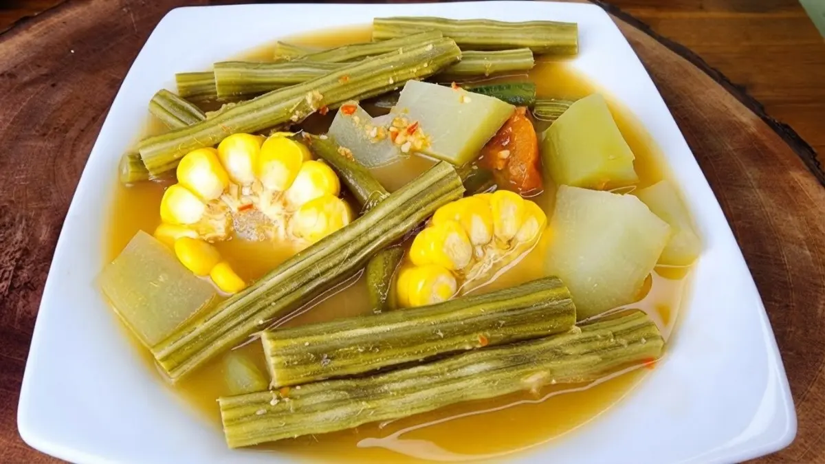 Keledang matang berwarna kuning-oranye memiliki daging manis dan aroma khas yang berbeda dari nangka. (BTV/AI)