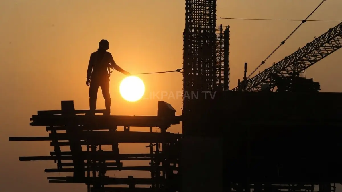 Kenaikan harga material dan BBM menekan biaya proyek, membuat margin keuntungan kontraktor semakin tergerus nasional. [BTV:AI]