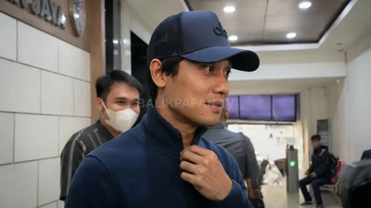 Ilustrasi media sosial dengan unggahan Rizky Billar yang memicu perhatian publik mengenai dugaan penggelapan. (BTV/AI)