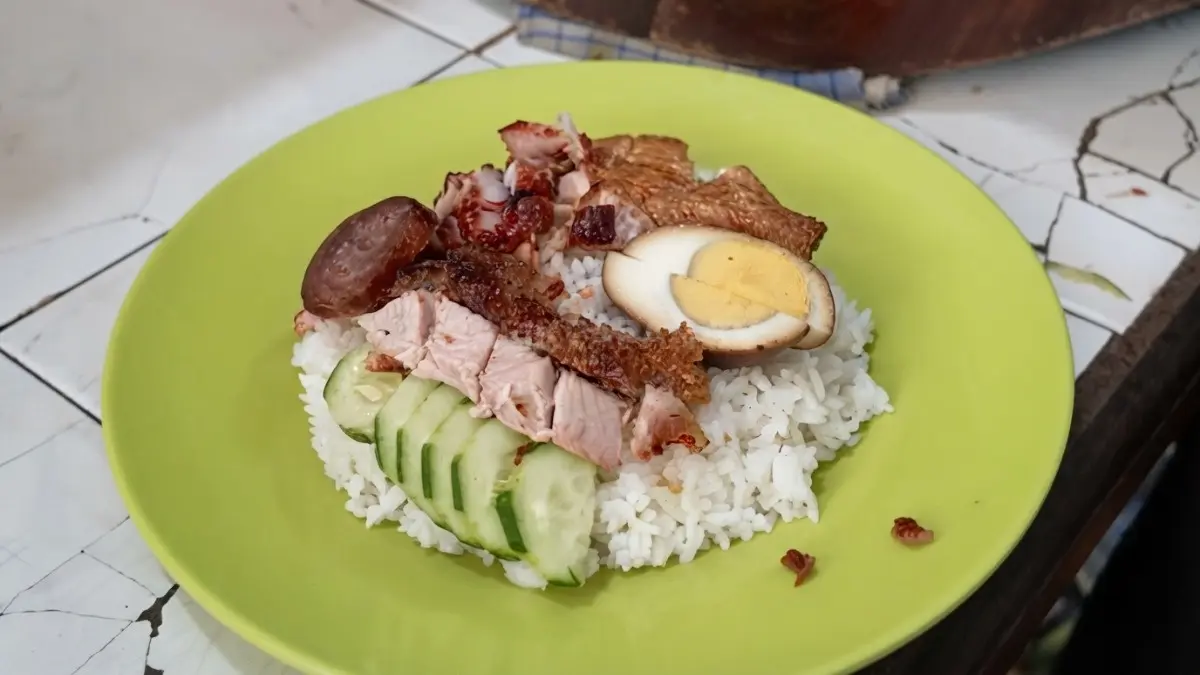Singkawang menawarkan wisata kuliner, budaya Tionghoa Hakka, dan destinasi religi dalam suasana multietnis yang harmonis. (Sumber: YouTube Rudy Chen)