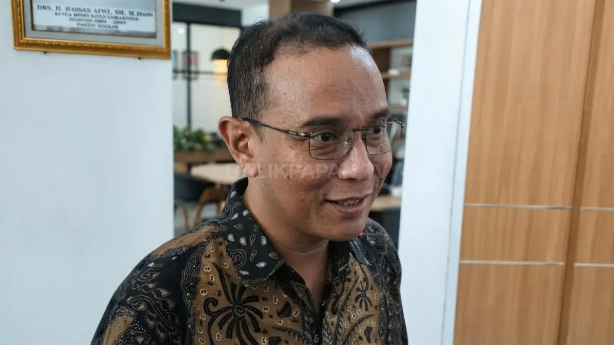 Ketua Komisi IV DPRD Kota Samarinda Mohamad Novan Syahronny Pasie saat membahas evaluasi SPMB. 