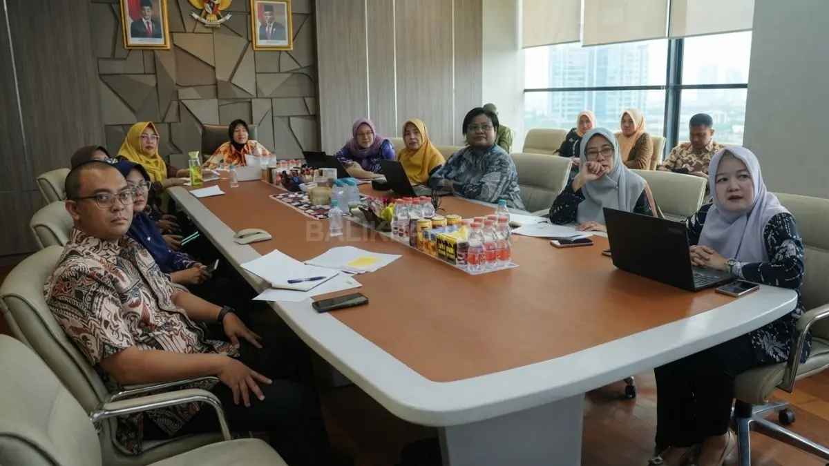 Pemerintah Kota Samarinda bersama perwakilan Kemendikdasmen membahas percepatan Wajib Belajar 1 Tahun Prasekolah.