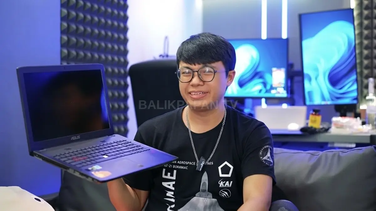 Asus ROG GL552JX tetap berfungsi setelah hampir sebelas tahun, membuktikan daya tahan laptop gaming lawas [BTV:AI]