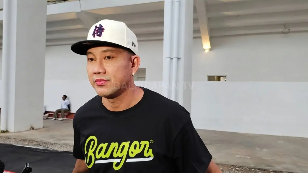Denny Sumargo saat membahas rencana ekspansi bisnis Burger Bangor ke pasar luar negeri.
