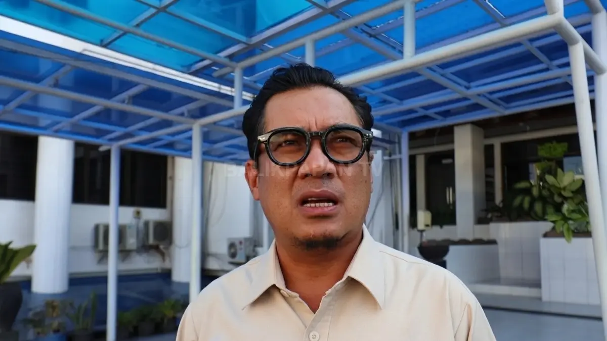 Dirut PTMB Yudhi Saharuddin menyiapkan IPA mobile untuk memaksimalkan Embung Wain menghadapi penurunan debit Waduk Manggar (DOK. DINA/KP)