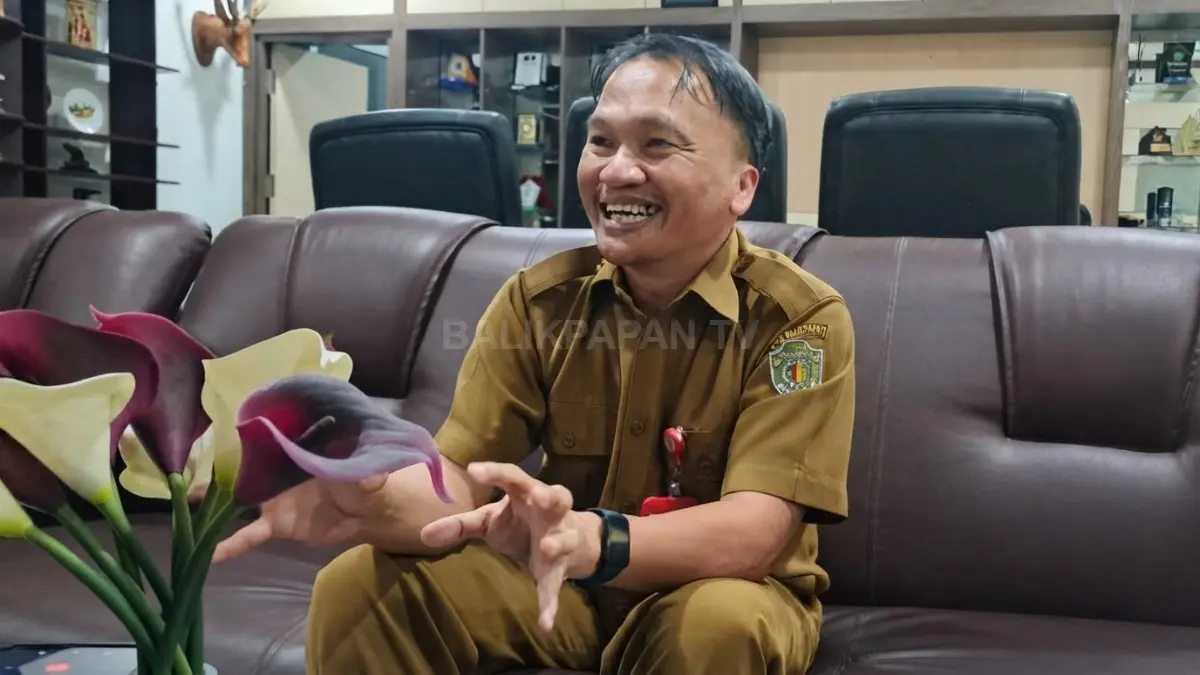Peternak menyiapkan pakan awetan dan memanfaatkan bahan pertanian sebagai cadangan pakan ternak di Kalimantan Timur.