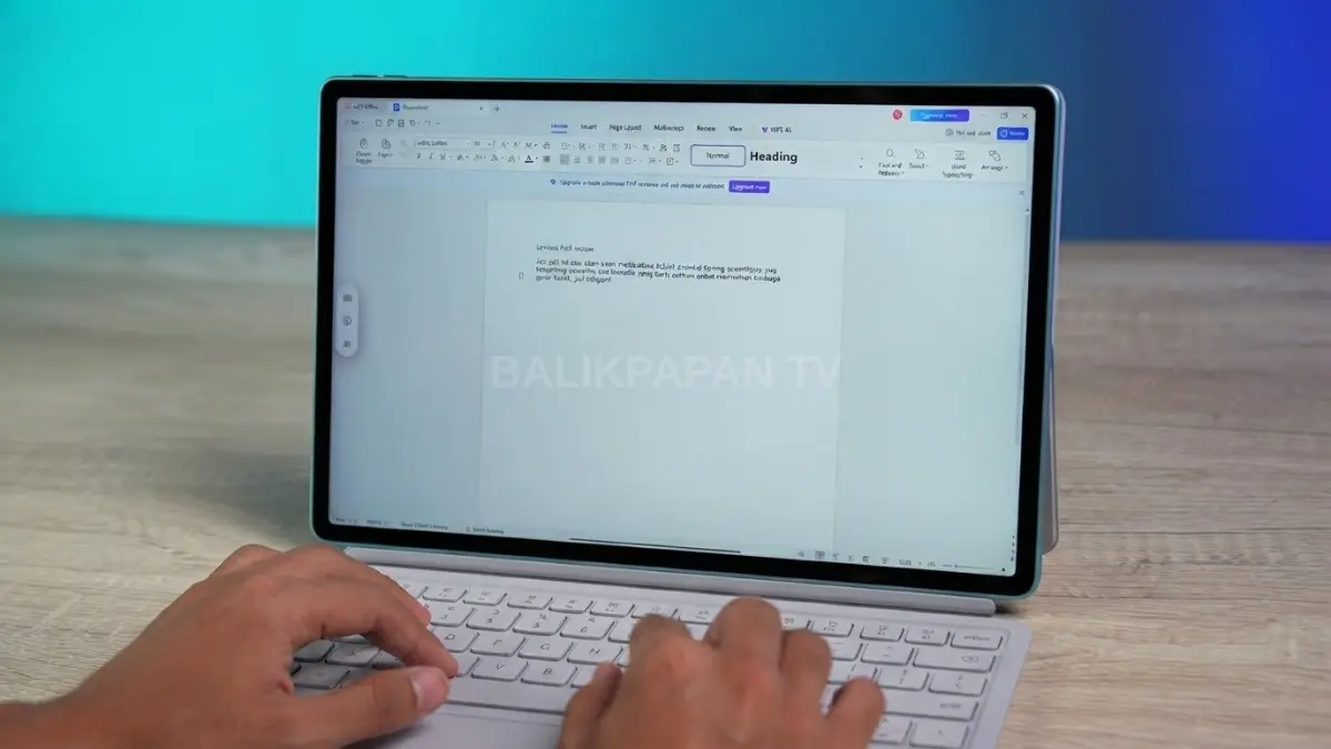 Lenovo Idea Tab Pro Gen 2 mendukung produktivitas dengan layar luas, keyboard, dan stylus untuk bekerja mobile. [BTV:AI]