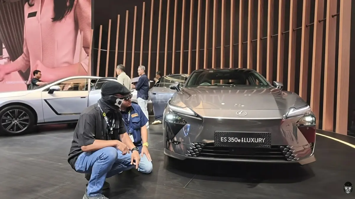 Lexus ES 350h dan ES 350e hadir dengan desain sporty, teknologi modern, serta pilihan elektrifikasi premium [BTV:AI]